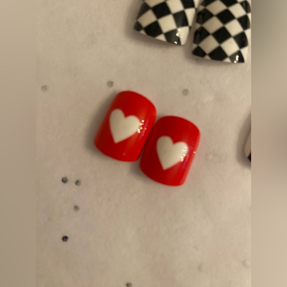 New ❤️ Queen Of Hearts ❤️ Red, Black & White Manicure Press Pop On Nails - Picture 10 of 13